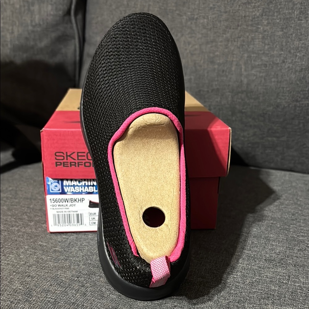 Skechers Black and Pink Slip-On Sneakers 7.5 W Women Walk Joy NIB - Picture 5 of 6